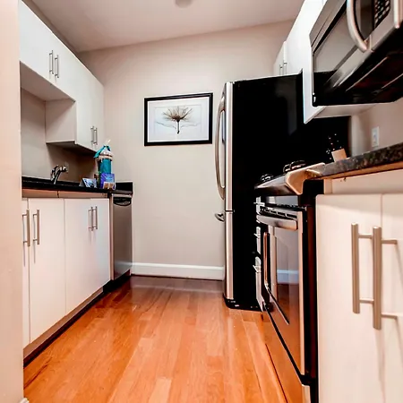 Global Luxury Suites At Back Bay